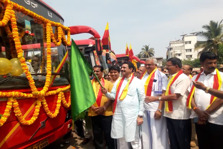 flag-off-to-volvo-bus-between-manipal-and-mangaluru-airport