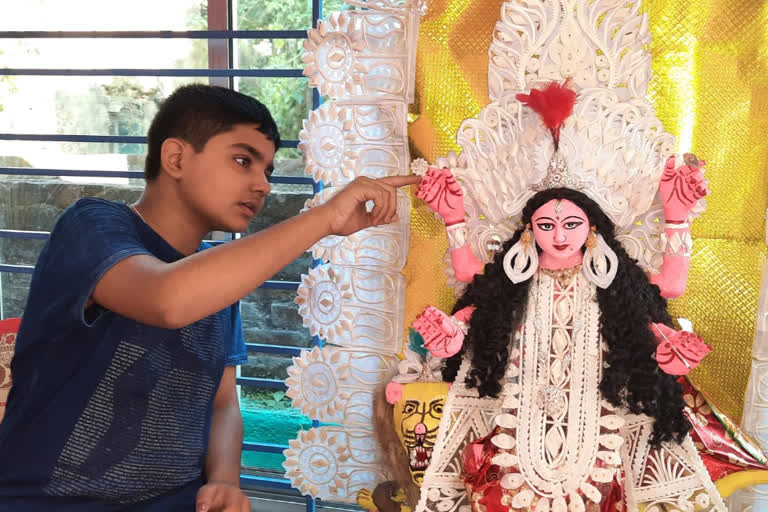 Chandannagar boy made three feet size Jagadhatri idol