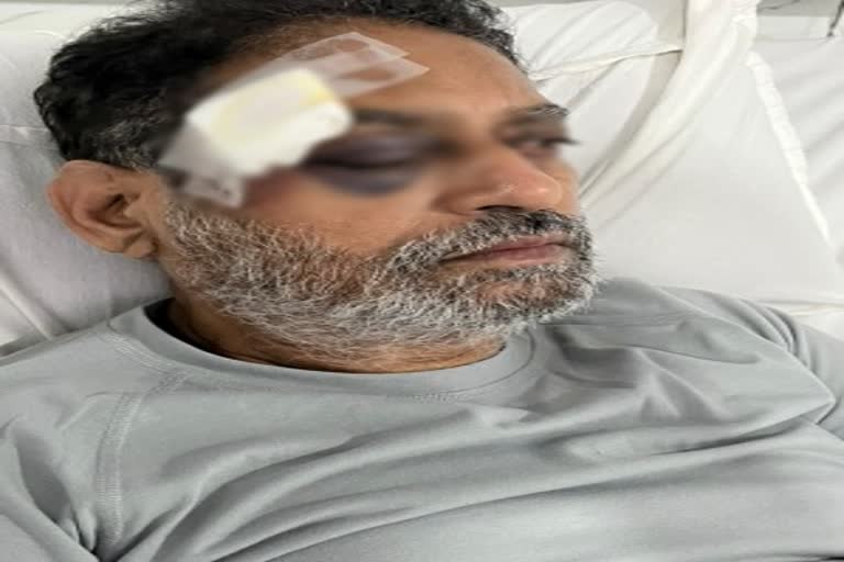 Dr. Nitin Raut of Maharashtra Congress was pushed by the police during the Bharat Jodo Yatra, hospitalized