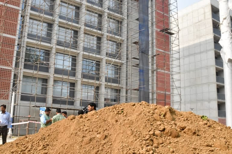 Delhi government will give 5000 rupees per month to the laborers affected by the ban on construction