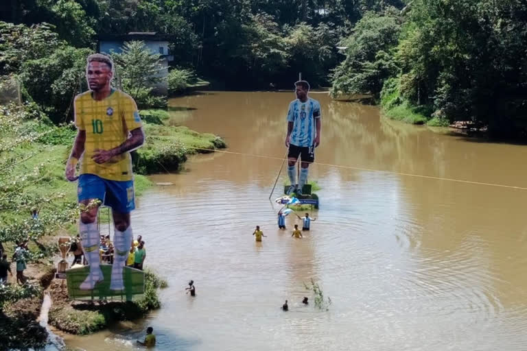 huge cutout of neymar  cutout of neymar  neymar cutout kozhikode  നെയ്‌മറുടെ കൂറ്റന്‍ കട്ടൗട്ട്  ബ്രസീല്‍ ഫാന്‍സ്  നെയ്‌മര്‍ കട്ടൗട്ട്  ഫിഫ ലോകകപ്പ്  അര്‍ജന്‍റീന ആരാധകര്‍  ബ്രസീല്‍