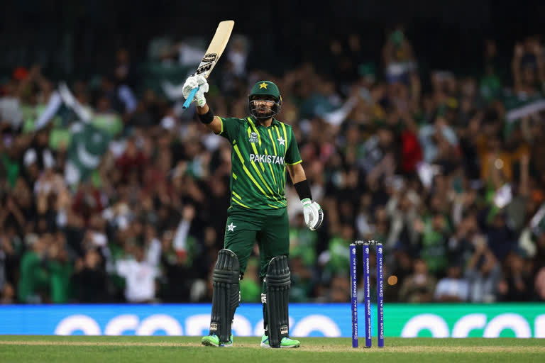 T20 World Cup: Shadab's 20-ball fifty powers Pakistan to 185/9 against SA