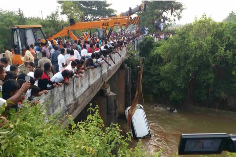 कर्नाटक बीजेपी विधायक रेणुकाचार्य के भतीजे का शव एसयूवी में मिला