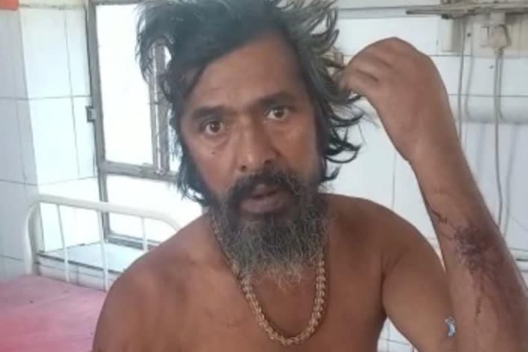 Sadhu beaten by gravel mafia in Dholpur