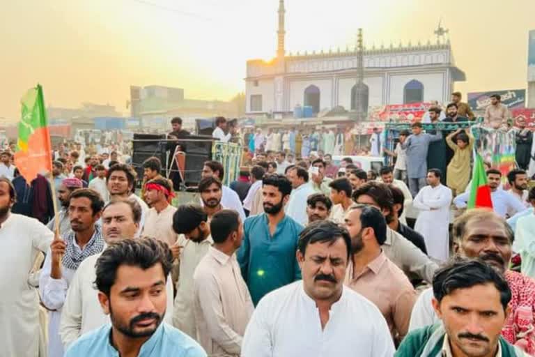 1st time in Pakistan's history protest against top ISI General takes place at Peshawar Corps Command