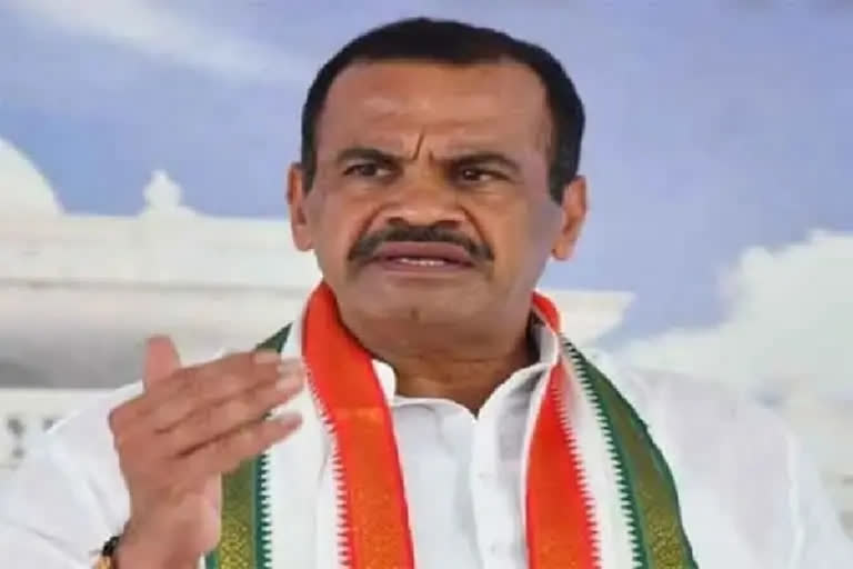 Komatireddy Venkatareddy replied to show cause notices  by AICC