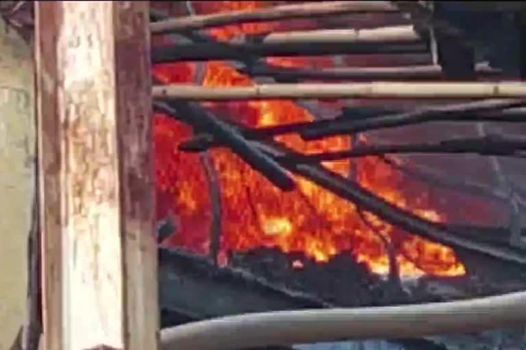 Massive fire in company in Dabhel area of Daman