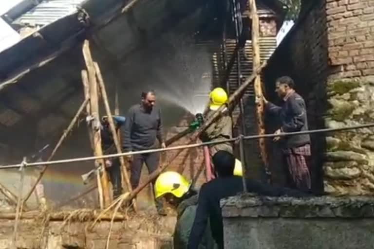 ضلع کولگام کے گدر علاقہ میں آتشزدگی