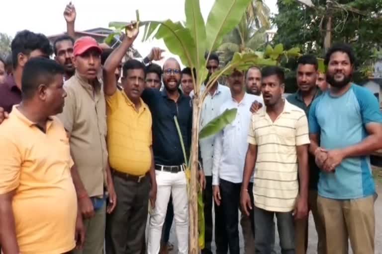 damaged road between karwar and kaiga