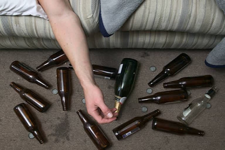 Problem drinking linked to increased risk of suicide and self-harm