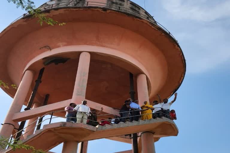 MLA Chandrakanta Meghwal climbed atop water tank