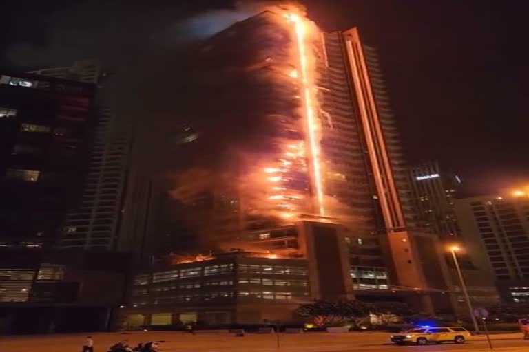 A terrible fire broke out in a 35-storey building near the Burj Khalifa in Dubai