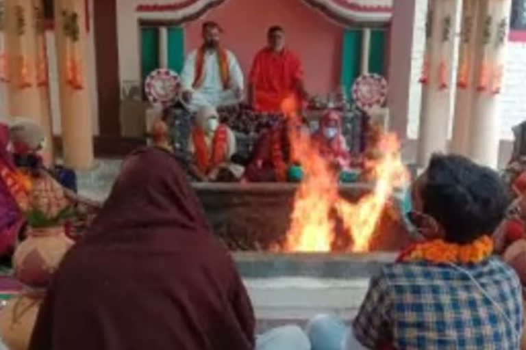 مسلم خاندان کے 9 افراد کے ہندو مذہب میں واپس آنے کا اعلان