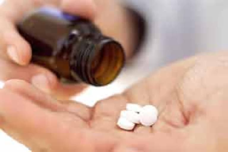 மாத்திரையால் ஒவ்வாமை? தனியார் தொலைக்காட்சி இயக்குநர் மனைவி மருத்துவமனையில் அனுமதி