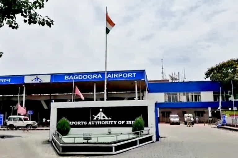 fighter-jet-emergency-landing-at-bagdogra-airport-affects-runway-forces-several-cancellation