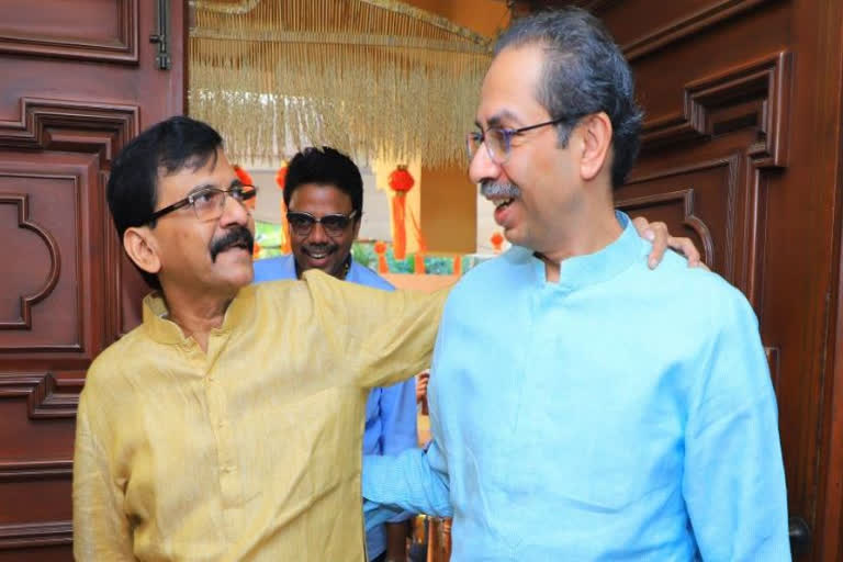 Sanjay Raut meets Uddhav Thackeray  Sanjay Raut gets bail  hit out at the Law Minister Kiren Rijiju  Centre is resorting to vindictive politics  Sanjay Raut met Uddhav Thackeray  Sanjay Raut  Uddhav Thackeray  ഉദ്ധവ് താക്കറെ  പത്ര ചൗൾ പുനർവികസന പദ്ധതി  പത്ര ചൗൾ  കള്ളപ്പണം വെളുപ്പിക്കൽ  ശിവസേന എംപി സഞ്ജയ് റാവത്ത്  കിരൺ റിജിജു