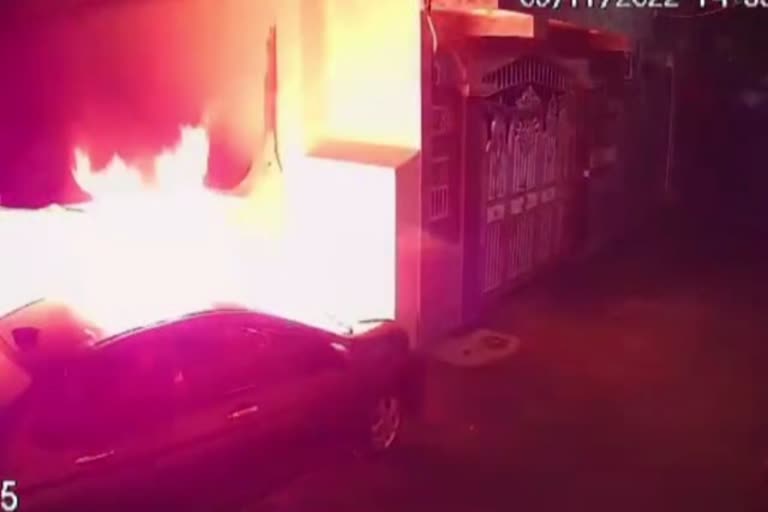 होंडा सिटी कार में आग