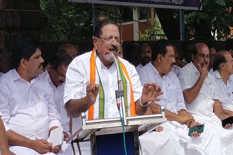 Unnithan  Raj Mohan unnithan MP criticize CM and Govt  Raj Mohan unnithan MP  CM and Govt  ചാന്‍സലറെ മാറ്റിയത് കോടതി  മുഖ്യമന്ത്രി ഗവര്‍ണറുടെ മേല്‍ കുതിര കയറുകയാണ്  മുഖ്യമന്ത്രി പിണറായി വിജയന്‍  കണ്ണൂര്‍ വാര്‍ത്തകള്‍  കൊവിഡ് മഹാമാരി  സിപിഐ പ്രതിഷേധം  രാജ് മോഹന്‍ ഉണ്ണിത്താന്‍ എംപി