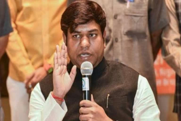 'No one can buy me', asserts Mukesh Sahni over BJP's allegation