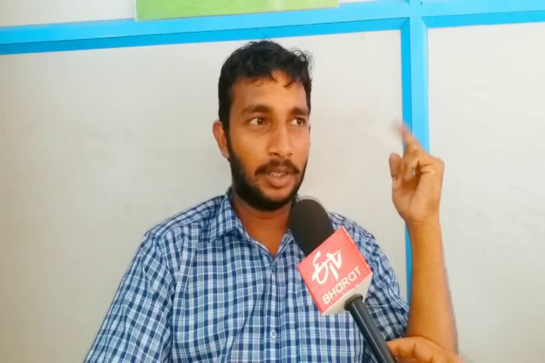 differant abled petition  Differently abled student beaten up  Kozhikode news updates  latest news in Kozhikode  സ്വകാര്യ ബസില്‍ ഭിന്നശേഷിക്കാരന് മര്‍ദനം  കോഴിക്കോട് വാര്‍ത്തകള്‍  കോഴിക്കോട് ജില്ല വാര്‍ത്തകള്‍  kerala news updates  latest news updates in kerala  ഭിന്നശേഷിക്കാരന് സ്വകാര്യ ബസില്‍ മര്‍ദനം  കണ്ടക്‌ടര്‍ വിദ്യാര്‍ഥിയെ വഴിയില്‍ ഇറക്കി വിട്ടു  വിദ്യാര്‍ഥിക്ക് കണ്ടക്‌ടറുടെ മര്‍ദനം