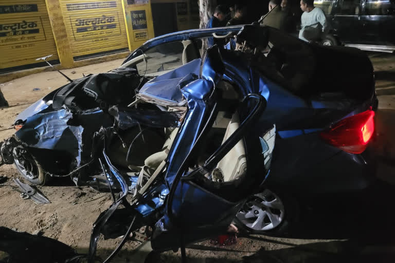 Road accidents in Agra and Rae Bareli 4 died and 14 others injured