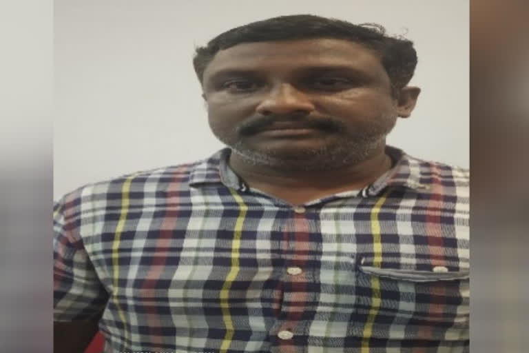 fake gold financial fraud  bank employee arrested in kanjirapplly  kanjirapplly  ബാങ്ക് ജീവനക്കാരന്‍ അറസ്റ്റില്‍  കാഞ്ഞിരപ്പള്ളി  മുക്കുപണ്ടം പണയം വെച്ച് തട്ടിപ്പ്