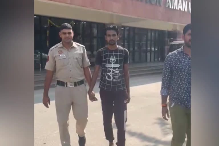 अमन विहार थाना पुलिस ने चोरी के मामले में शामिल एक बदमाश को किया गिरफ्तार