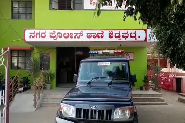 ದಾಳಿ ಮಾಡಿದ ಪೊಲೀಸರ ಮೇಲೆ ಆರೋಪ