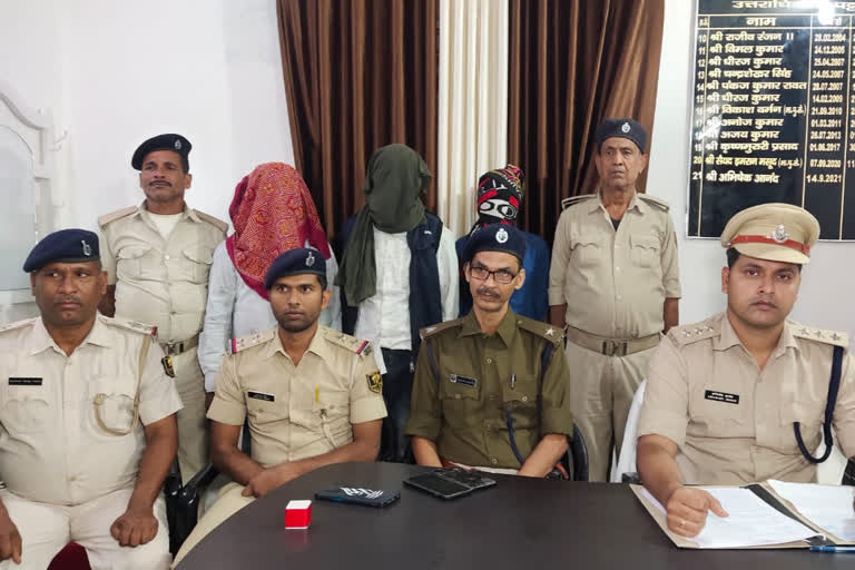 पुलिस ने हत्यारोपी को संरक्षण देने में शामिल तीन लोगों को दबोचा