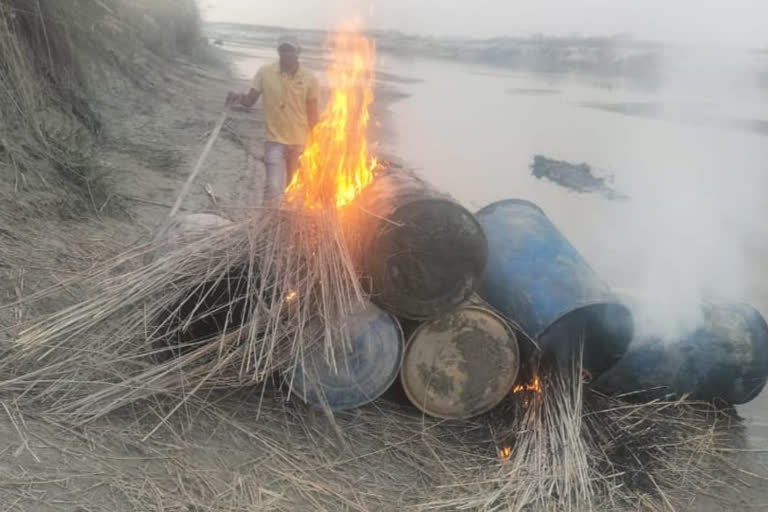 गोपालगंज में शराब भठ्ठियां ध्वस्त