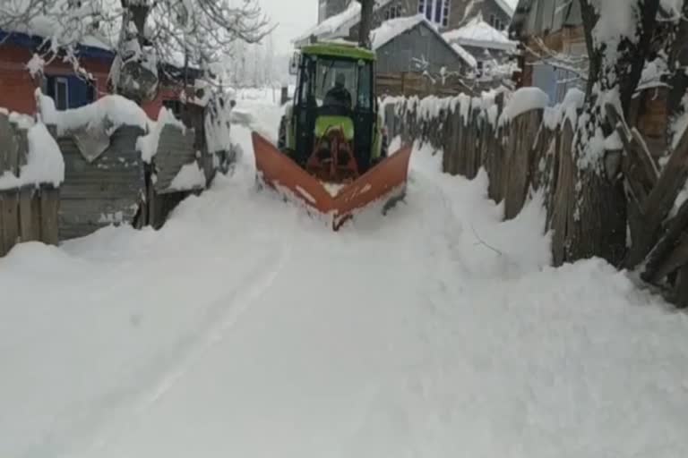 snowfall-in-kashmir-major-highways-closed