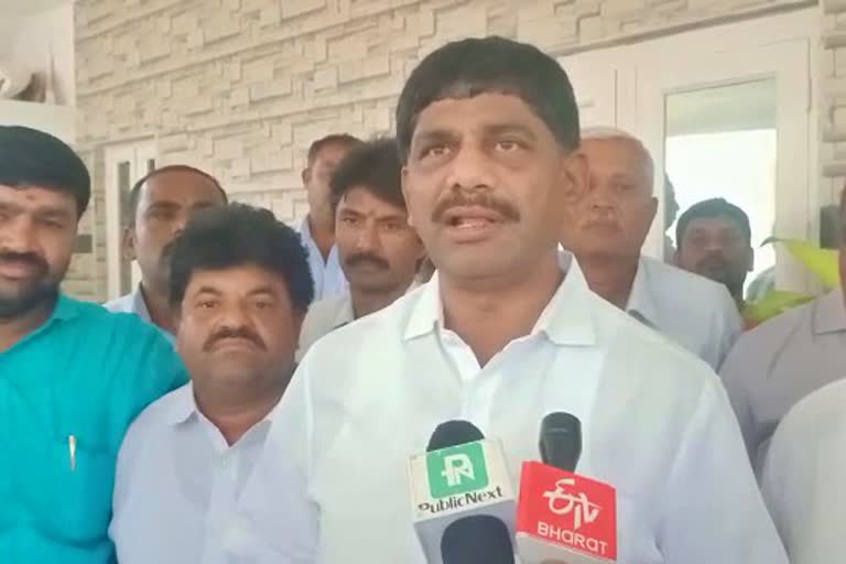 MP DK Suresh