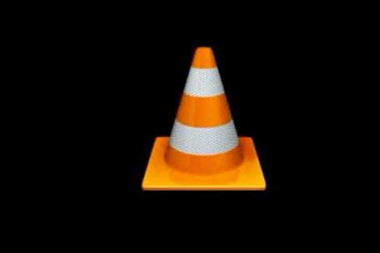 Ministry of electronics and it lifted VLC download ban in india .  VLC download ban removed .