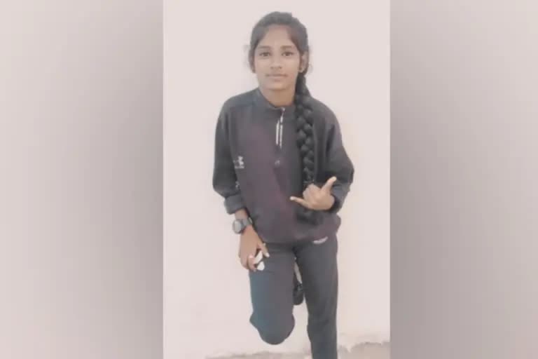 chennai football player priya  football player priyas death  leg removal surgery  death after leg removal surgery  Chennai Rajiv Gandhi government hospital  Periyar Nagar Suburban Hospital  latest news in chennai  latest national news  latest news today  ശസ്‌ത്രക്രിയയിലൂടെ കാല്‍ നീക്കം ചെയ്‌തു  ഫുട്ബോള്‍ കളിക്കാരി മരണപ്പെട്ടു  രാജീവ് ഗാന്ധി സര്‍ക്കാര്‍ ജെനറല്‍ ആശുപത്രി  ഫുട്‌ബോള്‍ കളിക്കാരിയായ പ്രിയ  പ്രിയയുടെ മരണം  പെരിയാര്‍ നഗര്‍ സര്‍ക്കാര്‍ സുബുര്‍ബന്‍ ആശുപത്രി  ചെന്നൈ ഏറ്റവും പുതിയ വാര്‍ത്ത  ഇന്നത്തെ പ്രധാന വാര്‍ത്ത  ഏറ്റവും പുതിയ ദേശീയ വാര്‍ത്ത