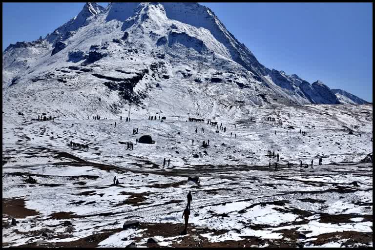 Snowfall in Kullu Manali