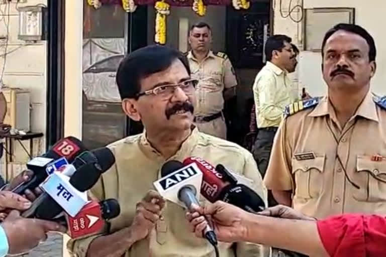 Following Rahul’s comments against Savarkar, Sanjay Raut warns of split in MVA alliance