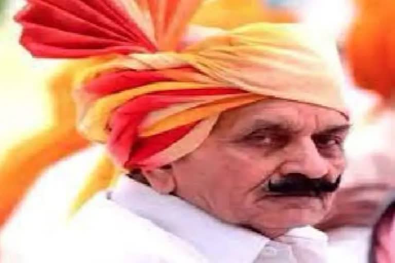 Gujarat polls Prabhatsinh Chauhan quits bjp Kalol  Gujarat polls  Prabhatsinh Chauhan quits bjp Kalol  കലോലില്‍ സീറ്റ് ലഭിച്ചില്ല പ്രഭാത്‌സിൻ ചൗഹാൻ  ബിജെപി വിട്ട് പ്രഭാത്‌സിൻ ചൗഹാൻ  കോണ്‍ഗ്രസില്‍ ചേര്‍ന്ന് ഗുജറാത്തിലെ ബിജെപി നേതാവ്  കലോൽ  പ്രഭാത്‌സിൻ ചൗഹാൻ  ഗുജറാത്തിലെ ബിജെപി നേതാവ്