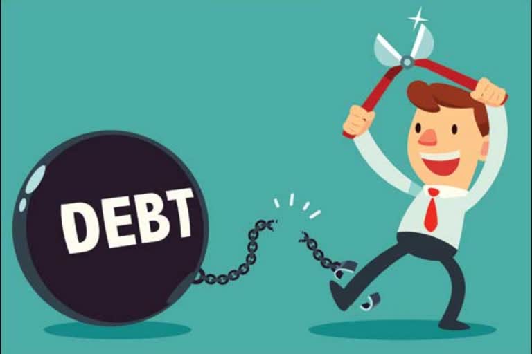 Reduce credit card usage while in debt : Live frugally without taking out new debt