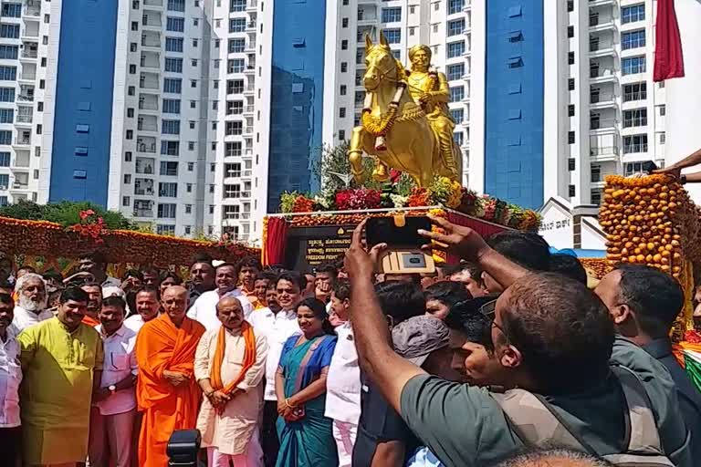 CM Bommai unveils statue of Kedambadi Ramaiah Gowda