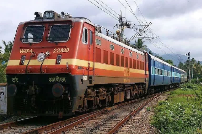 Loco Pilot and Assistant Loco Pilot from West Bengal died by Train in Jharkhand