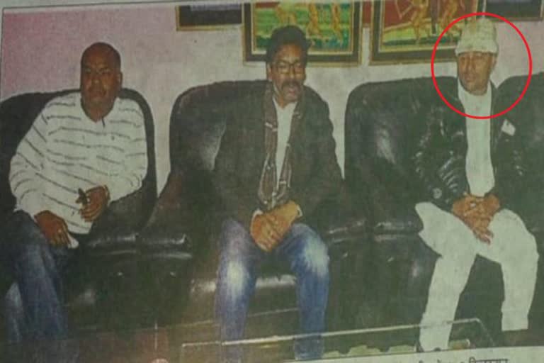 former-cm-babulal-marandi-targeted-cm-by-posting-dahu-yadav-and-cm-hemant-soren-photo-on-twitter