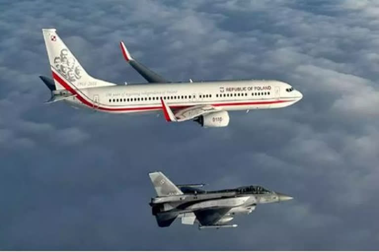 Poland team escorted by fighter jets on World Cup