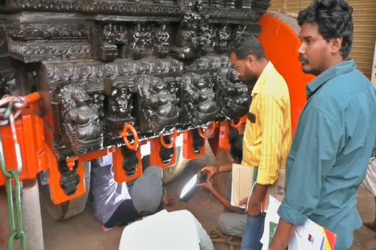 thiruvannamalai  chariot festival  chariot festival Temporarily stopped  thiruvannamalai subramanian chariot festival  thiruvannamalai news  thiruvannamalai latest news  திருவண்ணாமலை முருகத்தேரில் பிரச்னை  திருவண்ணாமலை  வெள்ளோட்டம்  அண்ணாமலையார் கோயில்  தீபத் திருவிழா  மகாரத தேரோட்டம்  முருகர் தேர் மாட வீதி வெள்ளோட்ட நிகழ்வு  அண்ணாமலையார்  தேர்  சுப்பிரமணியர் தேர்