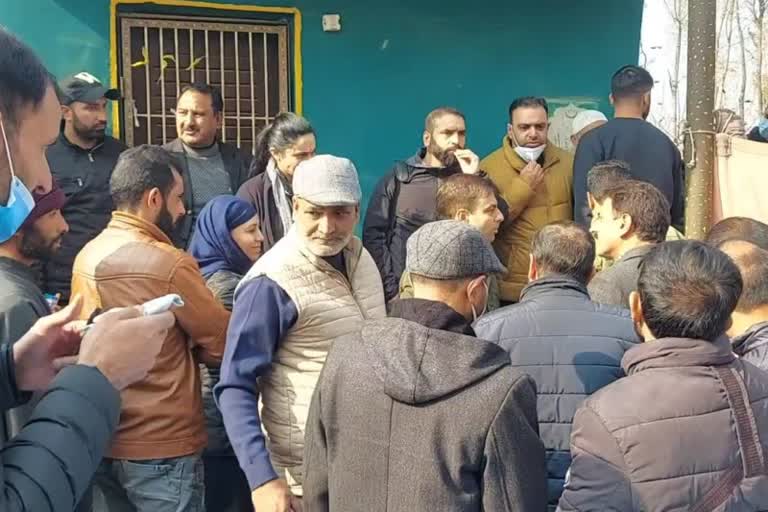 Baby exchange controversy in Budgam