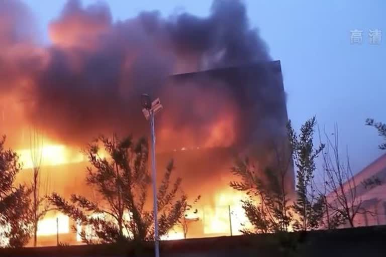 Fire kills 36 at industrial wholesaler in central China