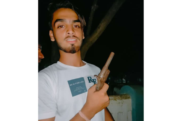 WB: Son of TMC leader from Malda poses with gun, goes viral