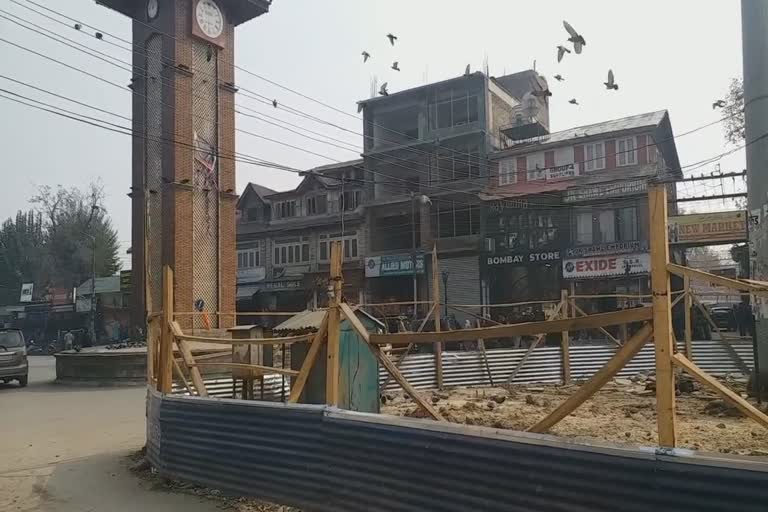 srinagar-smart-city-project-work-in-full-swing-but-shopkeepers-worried-about-slow-pace-of-work
