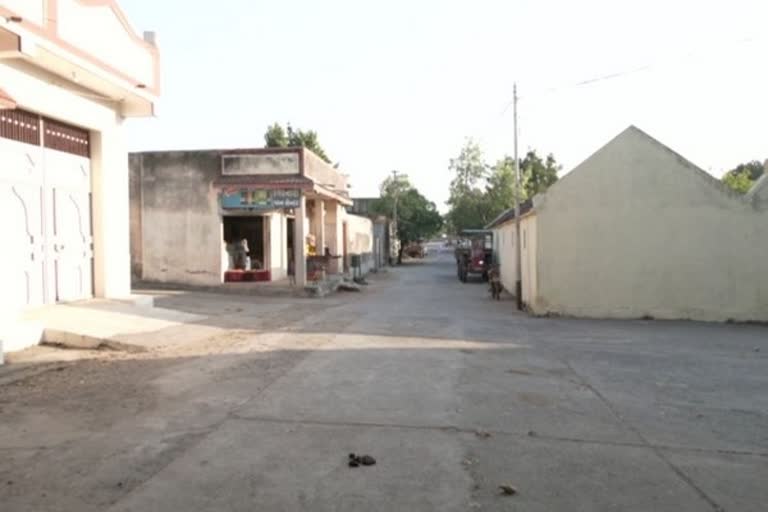 campaigning-in-this-gujarat-village