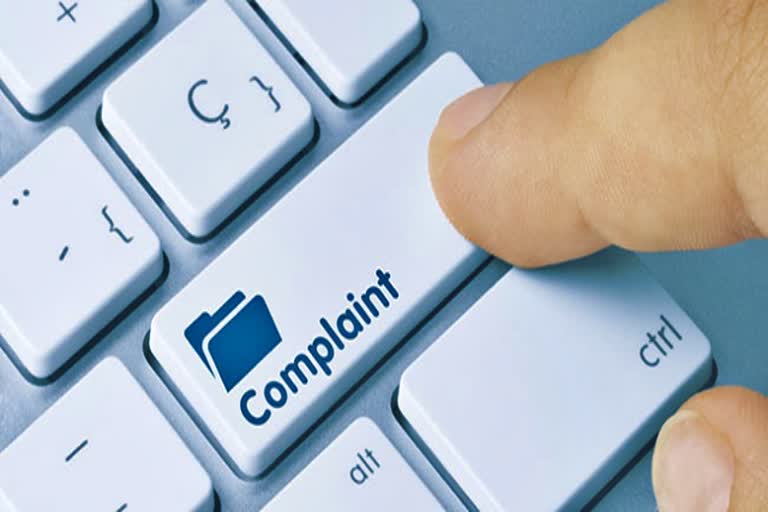 10ஆம் வகுப்பு மாணவனை பிறப்புறுப்பில் தாக்கி கொடூரம் - சக மாணவர்கள் மீது புகார்