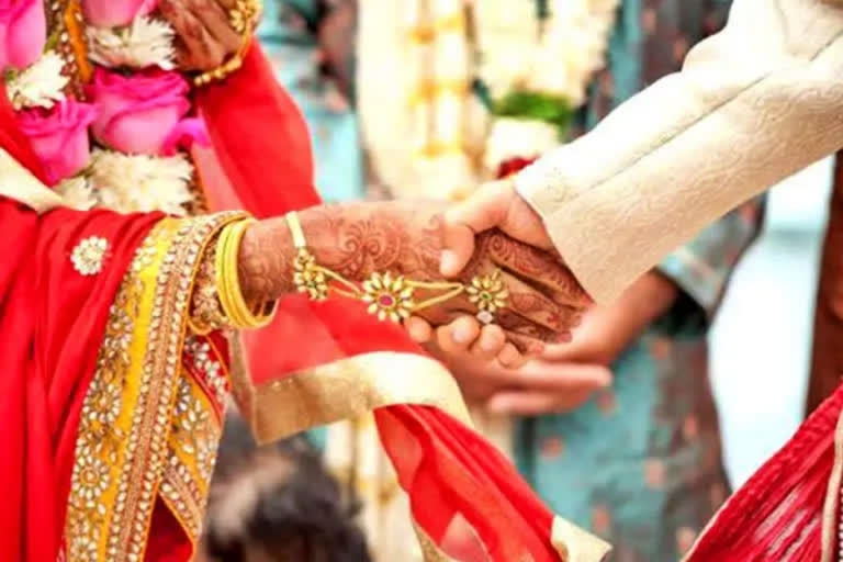 Child marriage in Kerala, groom and family booked